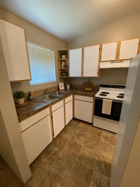 507 S 3rd St #19, Selah, WA 98942