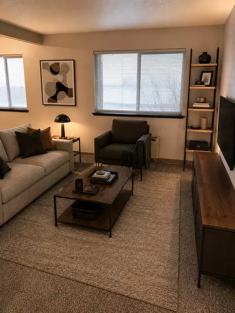 404 S 1st St #11, Selah, WA 98942