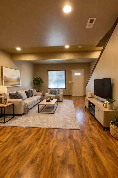 907 W Cherry Ave #A, Selah, WA 98942