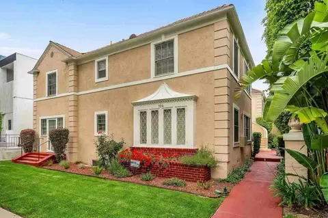 124 S Canon Dr #A, Beverly Hills, CA 90212