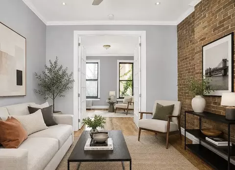 722 10th Ave #A4, New York, NY 10019