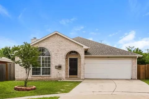 736 W Colony Dr, Arlington, TX 76001