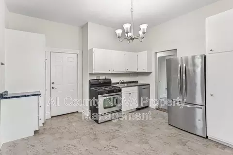 8753 Signal Hill Rd #4, Manassas, VA 20110