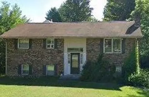 706 Mcbryde Dr, Blacksburg, VA 24060