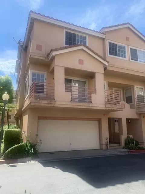 13967 Lemoli Ave, Hawthorne, CA 90250