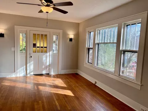 40 Larchmont Rd, Asheville, NC 28804