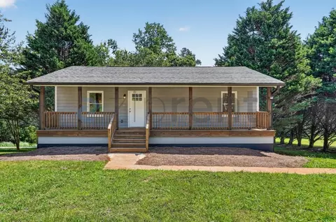 500 Camp Creek Cir #1, Cornelia, GA 30531