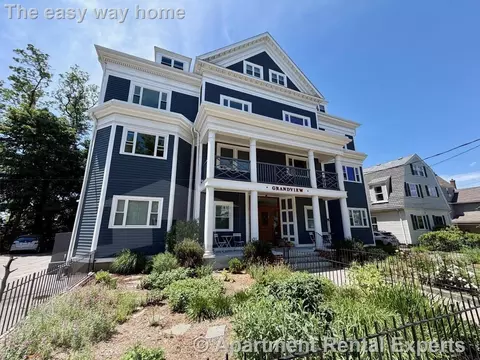 82 Munroe St #12, Somerville, MA 02143