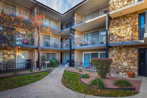3177 W 115th St #3W, Merrionette Park, IL 60803