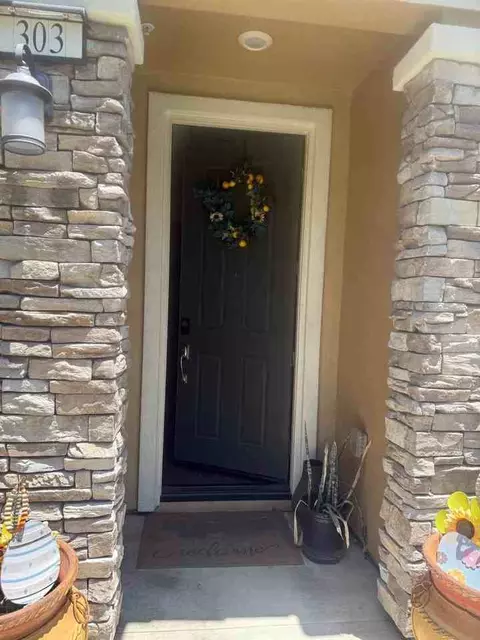 16502 Casa Grande Ave, Fontana, CA 92336