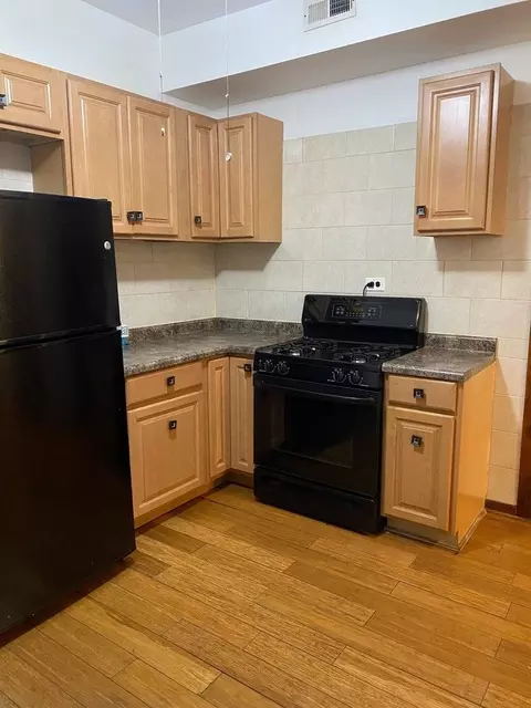 1800 W 21st Pl #1, Chicago, IL 60608