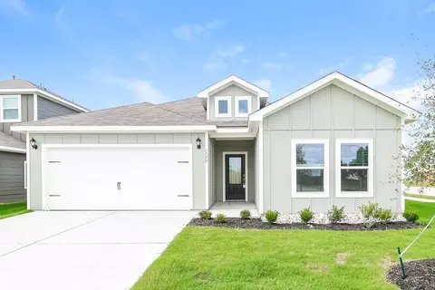 1500 Harvester Dr, Fort Worth, TX 76140