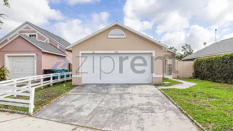 5425 Wood Crossing St, Orlando, FL 32811