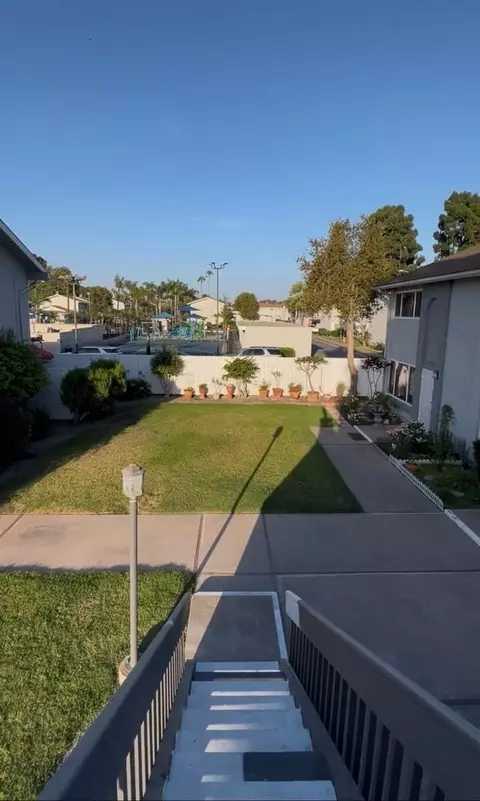 9732 Pettswood Dr, Huntington Beach, CA 92646