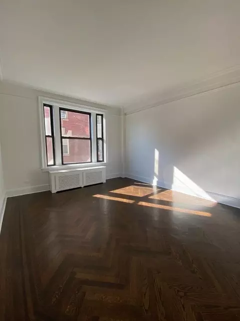 166 W 72nd St #3C, New York, NY 10023