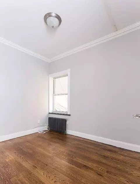 437 W 53rd St #2B, New York, NY 10019