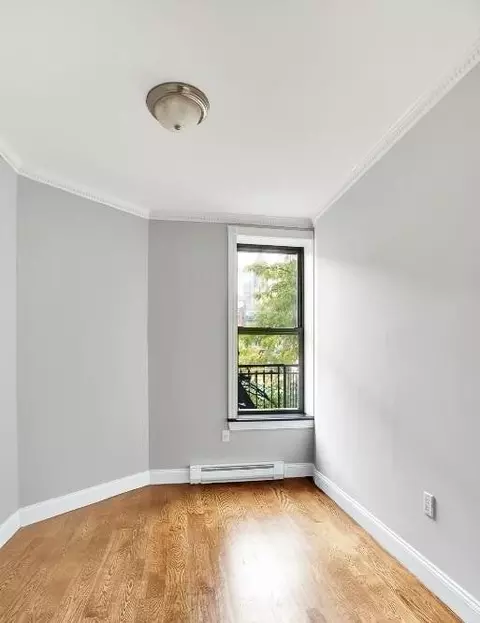 436 W 52nd St #7C, New York, NY 10019