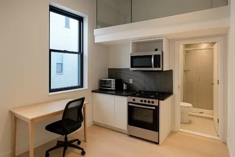 358 W 51st St #EC, New York, NY 10019