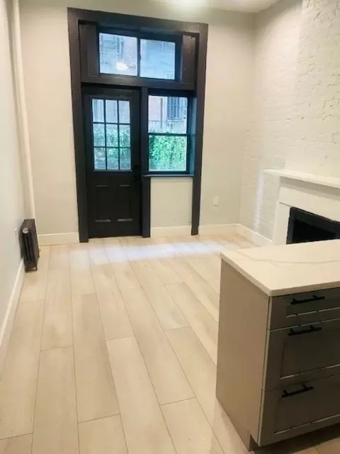 51 Leroy St #2A, New York, NY 10014