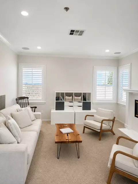19953 Sassoon Pl, Santa Clarita, CA 91350