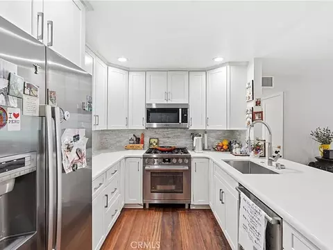 3860 Amberly Dr, Inglewood, CA 90305
