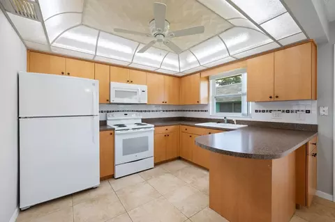 7077 Versailles N #7077, Pinellas Park, FL 33781
