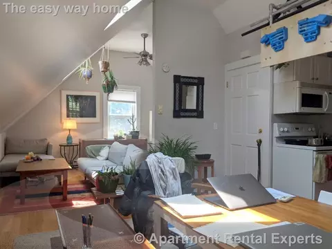 67 Hudson St #3, Somerville, MA 02143