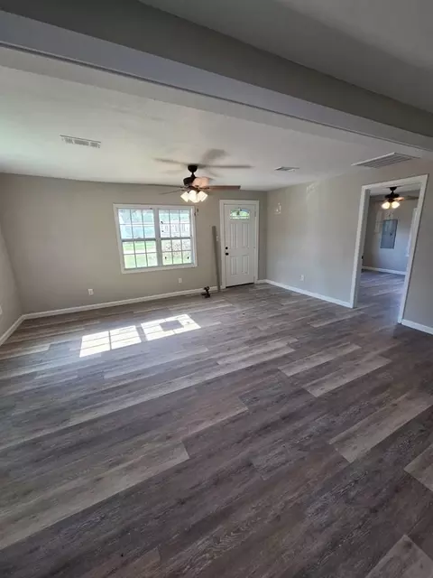 3616 Lark St, Orange, TX 77630