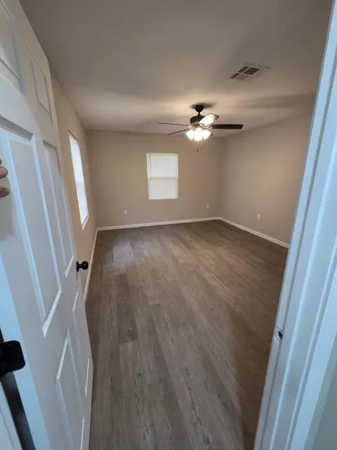 6632 Madison St, Groves, TX 77619
