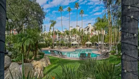 21550 Burbank Blvd #312, Los Angeles, CA 91367