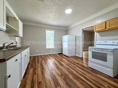 1732 7th St #1, Muskegon, MI 49441