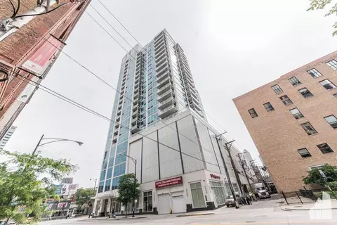 757 N Orleans St #705, Chicago, IL 60654