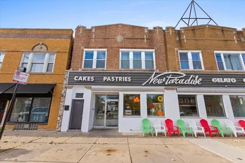 5744 N Milwaukee Ave #2B, Chicago, IL 60646
