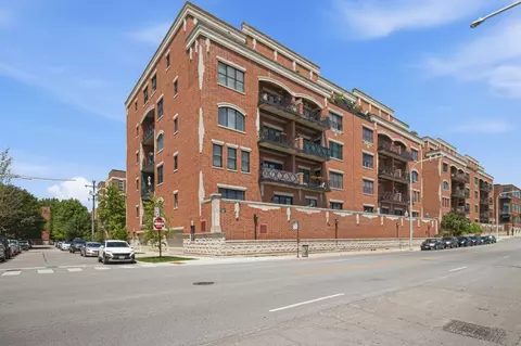 2801 N Oakley Ave #203, Chicago, IL 60618