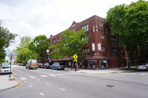 3154 W Belle Plaine Ave #3152-1W, Chicago, IL 60618