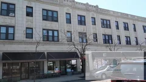 5037 W Montrose Ave #209, Chicago, IL 60641