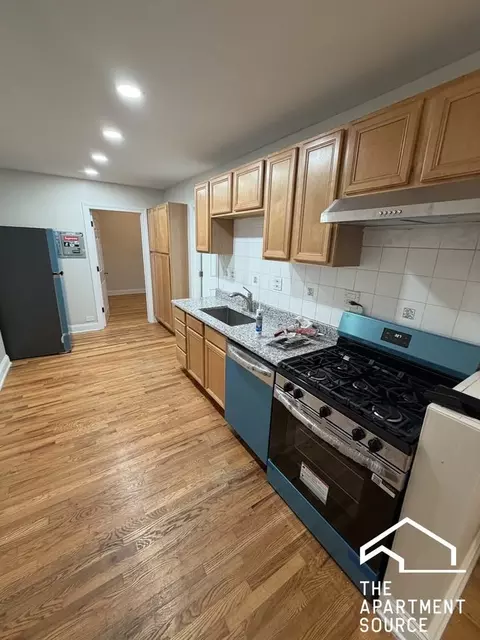 1015 N La Salle Dr #1F, Chicago, IL 60610