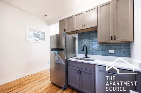 1742 N California Ave #1R, Chicago, IL 60647