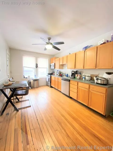 9 Fairfield St #1L, Cambridge, MA 02140