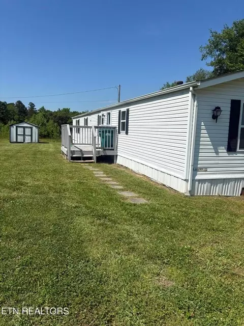 2858 Buttermilk Rd W, Lenoir City, TN 37771