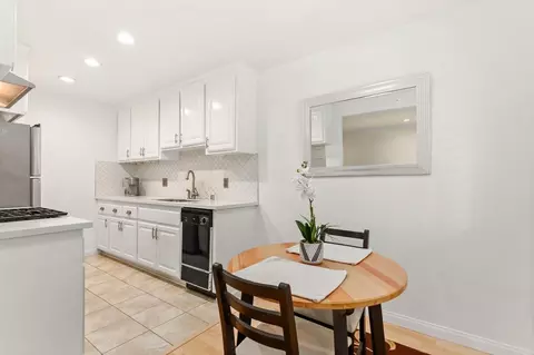 660 S Glassell St, Orange, CA 92866