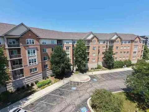 125 N Buffalo Grove Rd #313, Buffalo Grove, IL 60089