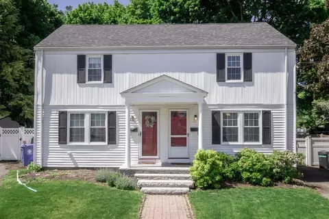 32 Hamilton Rd, Wakefield, MA 01880
