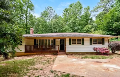 4630 Cresant Ln, Douglasville, GA 30135