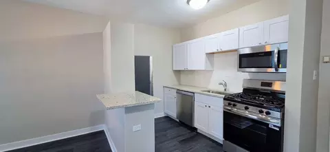4766 N Virginia Ave #106, Chicago, IL 60625