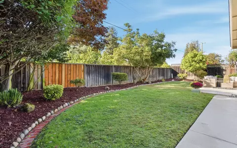 864 Laburnum Dr, Sunnyvale, CA 94086