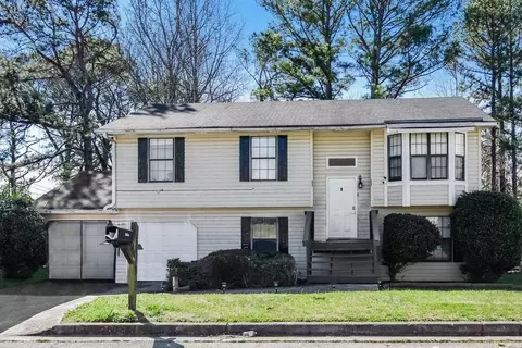 2068 Lown Farm Ln, Lithonia, GA 30058