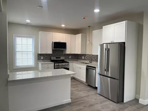 10 Monticello St #1, Providence, RI 02904