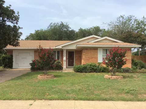 1201 Travis St #1, Garland, TX 75040