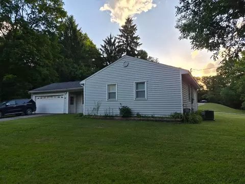 686 N 26th St, Kalamazoo, MI 49048